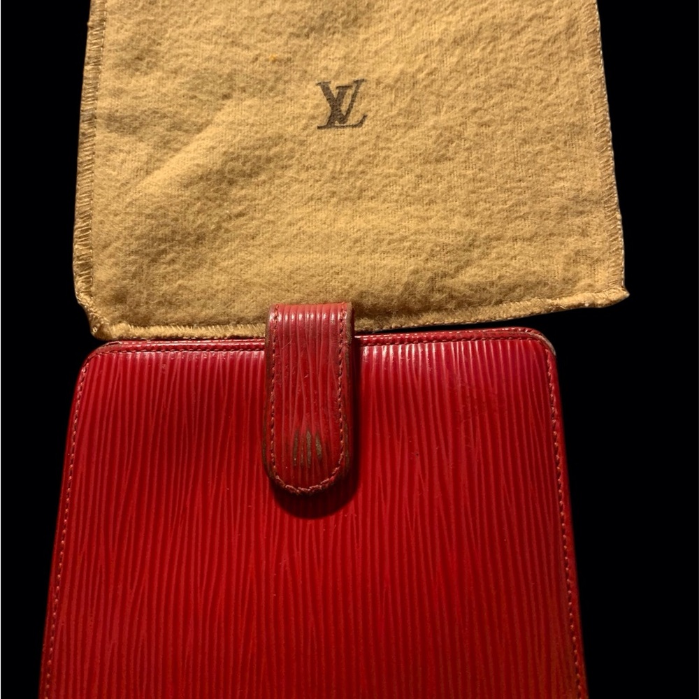 LOUIS VUITTON Red Epi Wallet, GUC vintage condition, Date code MI00I9